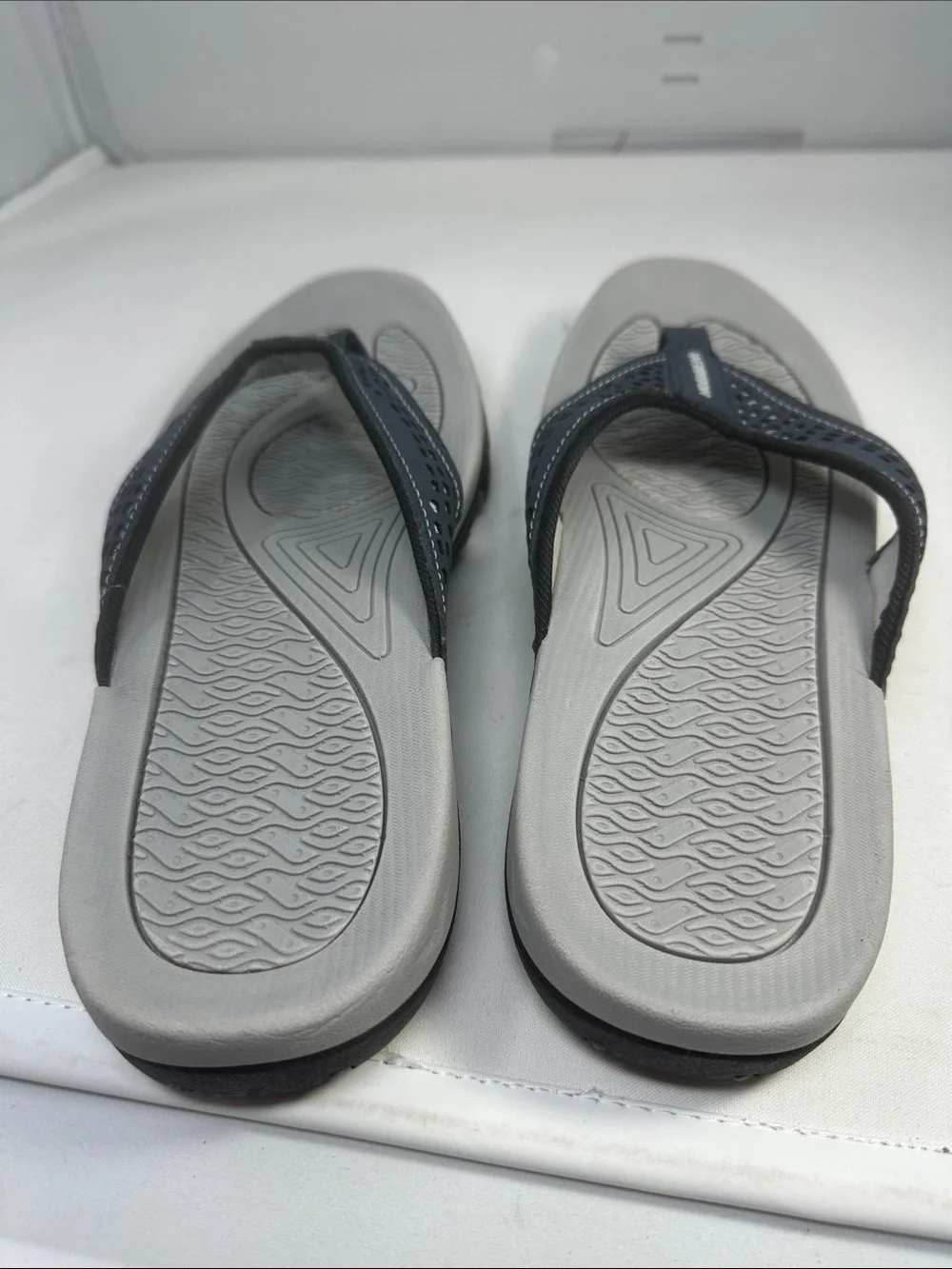 Hobibear Flip flops. Size 42. Men’s US 8 or 9